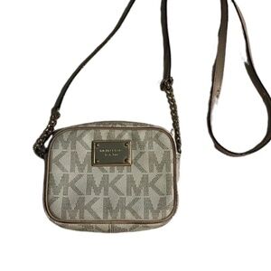 Michael kors jet set logo mini crossbody